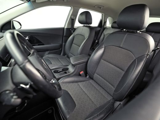 Kia Niro 1.6 GDi Hybrid DynamicLine 141Pk Automaat (APPLE CARPLAY, GROOT NAVI, CAMERA, TREKHAAK, SPORTSTOE... ActivLease financial lease