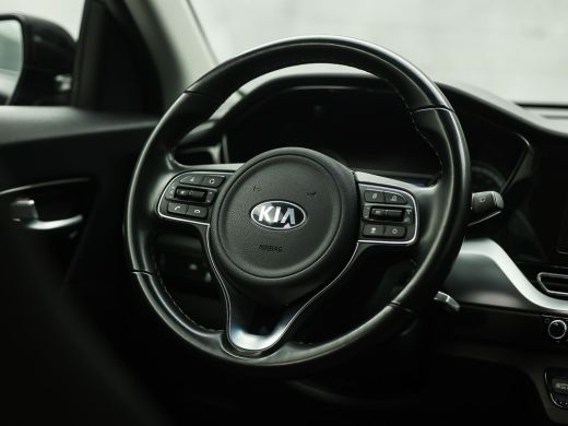 Kia Niro 1.6 GDi Hybrid DynamicLine 141Pk Automaat (APPLE CARPLAY, GROOT NAVI, CAMERA, TREKHAAK, SPORTSTOE... ActivLease financial lease