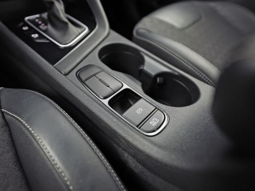 Kia Niro 1.6 GDi Hybrid DynamicLine 141Pk Automaat (APPLE CARPLAY, GROOT NAVI, CAMERA, TREKHAAK, SPORTSTOE... ActivLease financial lease