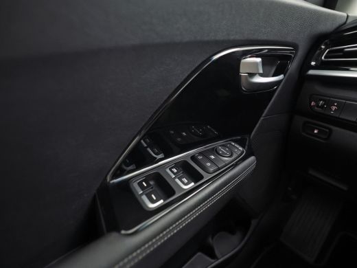 Kia Niro 1.6 GDi Hybrid DynamicLine 141Pk Automaat (APPLE CARPLAY, GROOT NAVI, CAMERA, TREKHAAK, SPORTSTOE... ActivLease financial lease