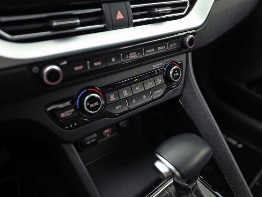 Kia Niro 1.6 GDi Hybrid DynamicLine 141Pk Automaat (APPLE CARPLAY, GROOT NAVI, CAMERA, TREKHAAK, SPORTSTOE... ActivLease financial lease