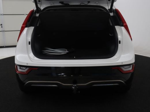 Kia Niro EV | SOH 95,8% | Panoramadak | Leder | Adaptive cruise | Harman/Kardon | Trekhaak | Camera | Park as... ActivLease financial lease