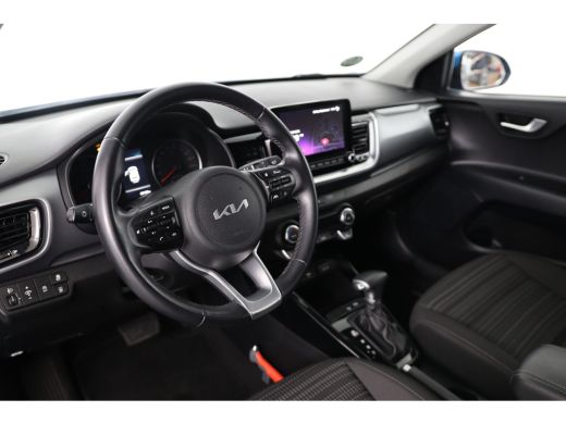 Kia Stonic 1.0 T-GDi MHEV DynamicPlusLine AUTOMAAT | CAPLAY / ANDROID AUTO | CAMERA | CRUISE CONTROL | CLIMA... ActivLease financial lease