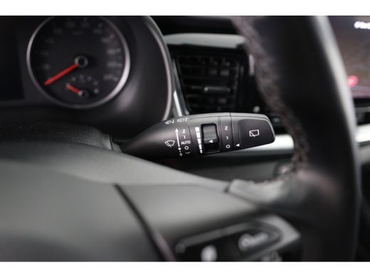 Kia Stonic 1.0 T-GDi MHEV DynamicPlusLine AUTOMAAT | CAPLAY / ANDROID AUTO | CAMERA | CRUISE CONTROL | CLIMA... ActivLease financial lease