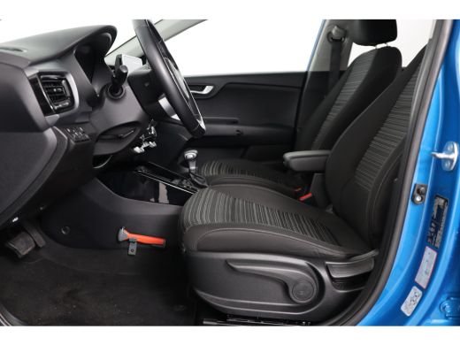 Kia Stonic 1.0 T-GDi MHEV DynamicPlusLine AUTOMAAT | CAPLAY / ANDROID AUTO | CAMERA | CRUISE CONTROL | CLIMA... ActivLease financial lease