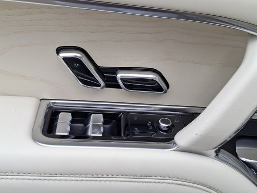 Land Rover Range Rover P510e SV PHEV 4WS 4xMassage Chauffeurspakket Signature Trekhaak Zonsondergang Goud Meridian ActivLease financial lease