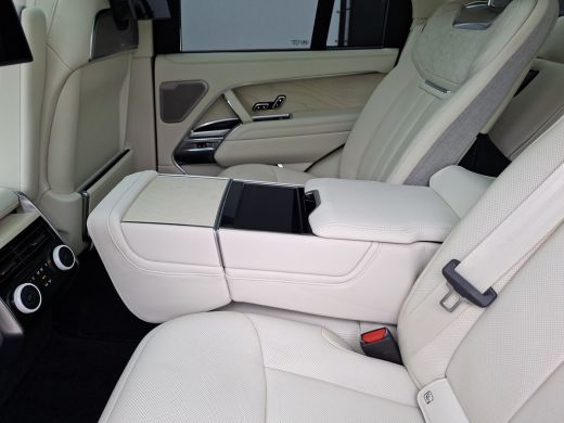 Land Rover Range Rover P510e SV PHEV 4WS 4xMassage Chauffeurspakket Signature Trekhaak Zonsondergang Goud Meridian ActivLease financial lease