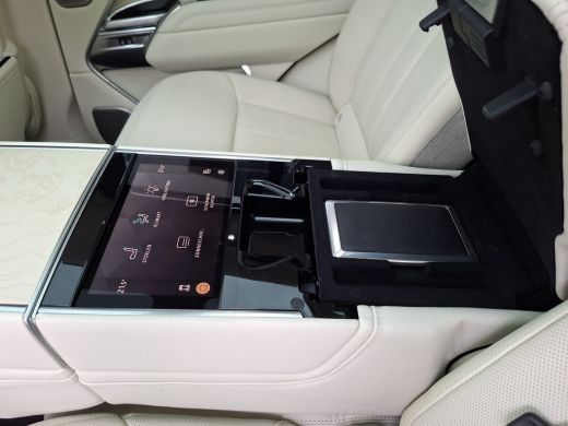 Land Rover Range Rover P510e SV PHEV 4WS 4xMassage Chauffeurspakket Signature Trekhaak Zonsondergang Goud Meridian ActivLease financial lease