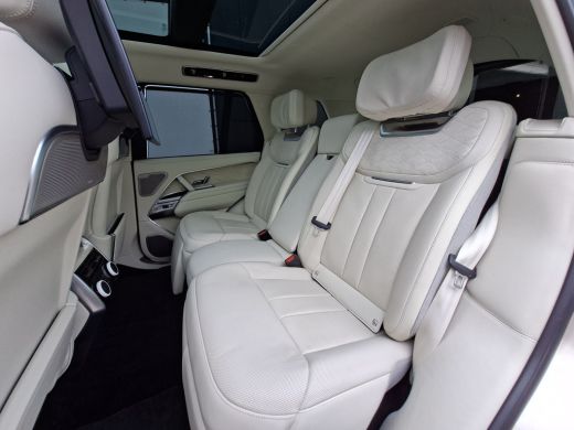 Land Rover Range Rover P510e SV PHEV 4WS 4xMassage Chauffeurspakket Signature Trekhaak Zonsondergang Goud Meridian ActivLease financial lease