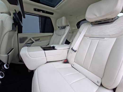 Land Rover Range Rover P510e SV PHEV 4WS 4xMassage Chauffeurspakket Signature Trekhaak Zonsondergang Goud Meridian ActivLease financial lease