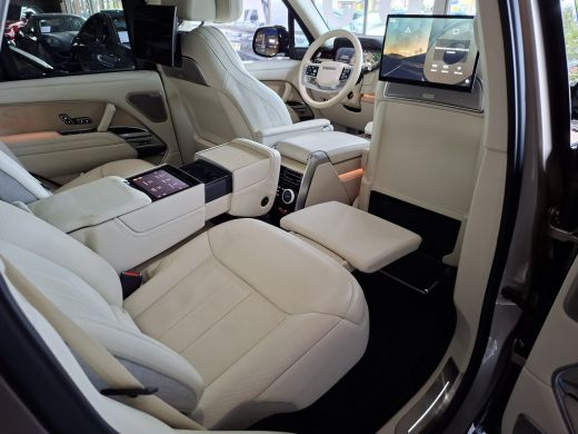 Land Rover Range Rover P510e SV PHEV 4WS 4xMassage Chauffeurspakket Signature Trekhaak Zonsondergang Goud Meridian ActivLease financial lease