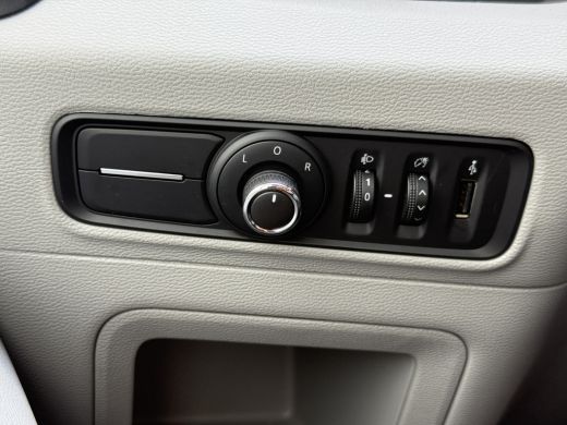 Maxus eDeliver9 65kWh 204PK Elektrisch! 171km WLTP Elektrische Bakwagen Achterdeuren Airco ACC Carplay Camera Par... ActivLease financial lease