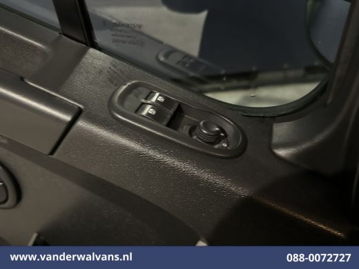 Opel Movano 2.3 CDTI 146pk L2H2 Euro6 Airco | Camera | Omvormer | Imperiaal | Navigatie 2500kg Trekhaak, Crui... ActivLease financial lease