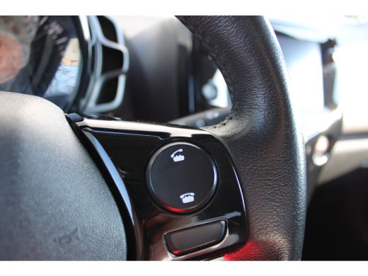 Peugeot 108 1.0 e-VTi Allure | Navi by app | Camera | Climate control | Lichtmetaal | Bluetooth | ActivLease financial lease