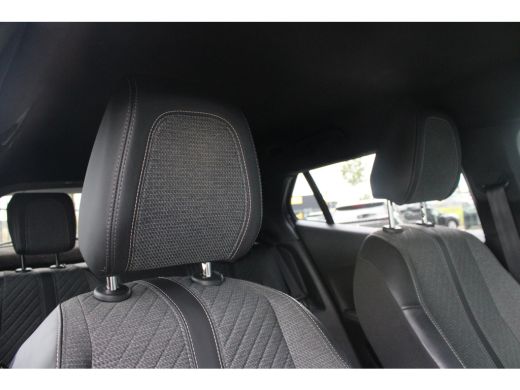 Peugeot 2008 1.2 PureTech 100 Allure | Navigatie | Camera | Apple carplay | Nieuw model | Lichtmetaal | Parkee... ActivLease financial lease