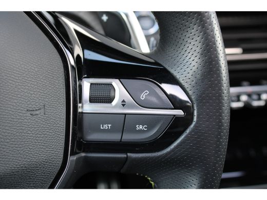 Peugeot 2008 1.2 PureTech GT Pack | Automaat | Navigatie | Camera | Panorama/schuifdak | Alcantara | Focal | 1... ActivLease financial lease
