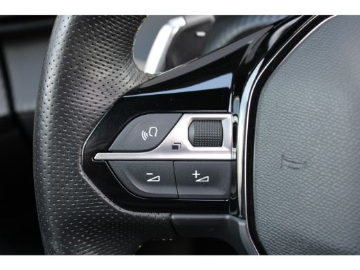 Peugeot 2008 1.2 PureTech GT Pack | Automaat | Navigatie | Camera | Panorama/schuifdak | Alcantara | Focal | 1... ActivLease financial lease