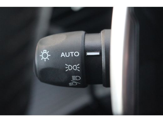 Peugeot 208 1.2 Allure Pack 100 PK AUT. | Trekhaak | Camera | CarPlay | Climate & Cruise C. | LED | 16" LMV |... ActivLease financial lease