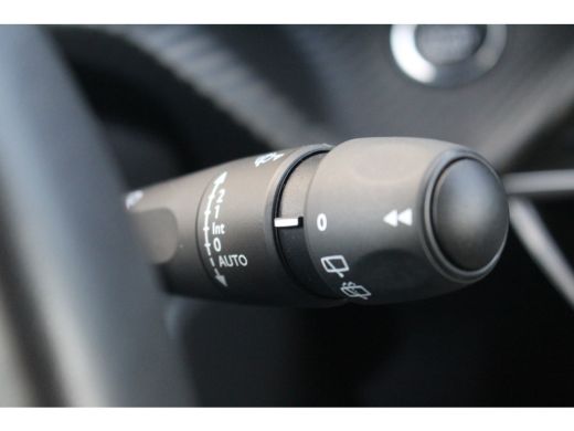 Peugeot 208 1.2 Allure Pack 100 PK AUT. | Trekhaak | Camera | CarPlay | Climate & Cruise C. | LED | 16" LMV |... ActivLease financial lease