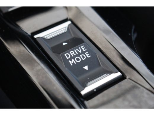 Peugeot 208 1.2 Allure Pack 100 PK AUT. | Trekhaak | Camera | CarPlay | Climate & Cruise C. | LED | 16" LMV |... ActivLease financial lease