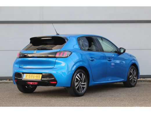 Peugeot 208 1.2 Allure Pack 100 PK AUT. | Trekhaak | Camera | CarPlay | Climate & Cruise C. | LED | 16" LMV |... ActivLease financial lease