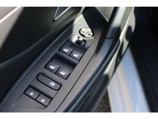 Peugeot 308 1.2 PureTech Allure | Navigatie | Camera | Apple carplay | NL auto | 1e Eigenaar | 43.000km | Blu... ActivLease financial lease
