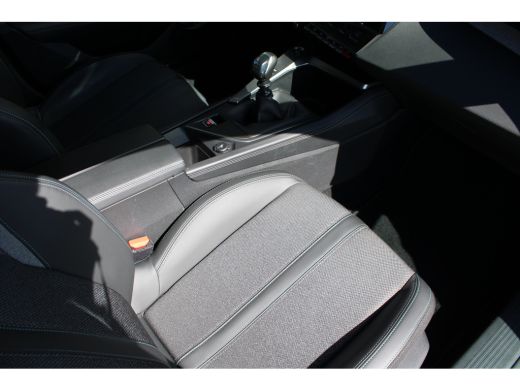 Peugeot 308 1.2 PureTech Allure | Navigatie | Camera | Apple carplay | NL auto | 1e Eigenaar | 43.000km | Blu... ActivLease financial lease