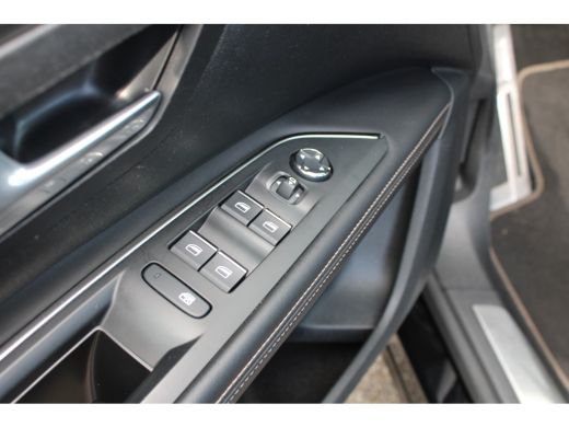 Peugeot 5008 1.2 PureTech EAT8 GT | Automaat | Navigatie | Camera | Panorama/schuifdak | Focal | Elektrische a... ActivLease financial lease