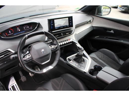 Peugeot 5008 1.2 PureTech GT | Navigatie | Camera | Panorama/schuifdak | Alcantara | All season | Apple carplay | ActivLease financial lease