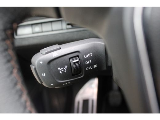 Peugeot 5008 1.2 PureTech GT | Navigatie | Camera | Panorama/schuifdak | Alcantara | All season | Apple carplay | ActivLease financial lease