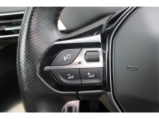 Peugeot 5008 1.2 PureTech GT | Navigatie | Camera | Panorama/schuifdak | Alcantara | All season | Apple carplay | ActivLease financial lease