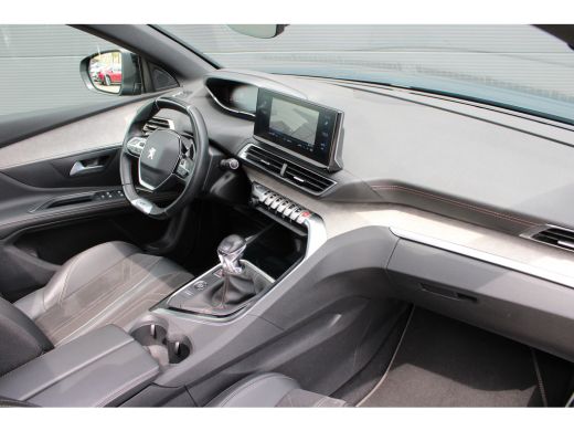Peugeot 5008 1.2 PureTech GT | Navigatie | Camera | Panorama/schuifdak | Alcantara | All season | Apple carplay | ActivLease financial lease