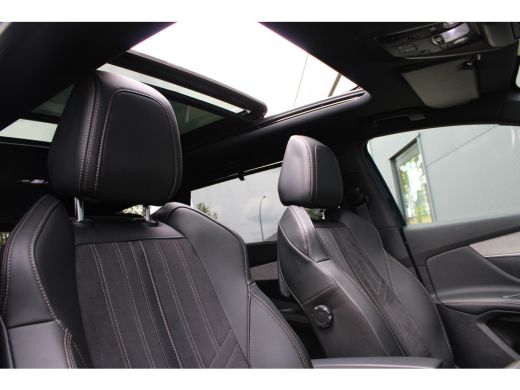 Peugeot 5008 1.2 PureTech GT | Navigatie | Camera | Panorama/schuifdak | Alcantara | All season | Apple carplay | ActivLease financial lease