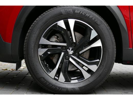 Peugeot e-2008 136PK 50KWH ALLURE PACK AUTOMAAT / CAMERA / STOELVERWARMING / SOH 89,31% / KEYLESS / CARPLAY / 17... ActivLease financial lease
