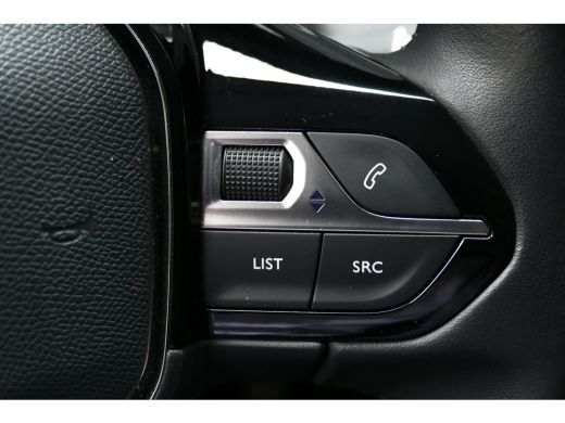 Peugeot e-2008 136PK 50KWH ALLURE PACK AUTOMAAT / CAMERA / STOELVERWARMING / SOH 89,31% / KEYLESS / CARPLAY / 17... ActivLease financial lease
