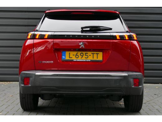 Peugeot e-2008 136PK 50KWH ALLURE PACK AUTOMAAT / CAMERA / STOELVERWARMING / SOH 89,31% / KEYLESS / CARPLAY / 17... ActivLease financial lease