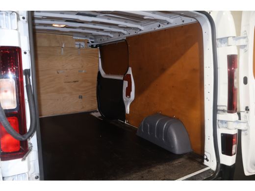 Renault Trafic 2.0 dCi 150pk L2 H1 Automaat Work Edition ActivLease financial lease