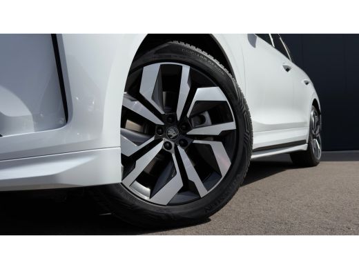 Skoda Enyaq iV Sportline Tour Edition | Chrome interieur accenten | Driving mode select | Parkeersensoren voor e... ActivLease financial lease