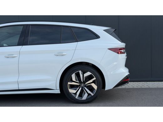 Skoda Enyaq iV Sportline Tour Edition | Chrome interieur accenten | Driving mode select | Parkeersensoren voor e... ActivLease financial lease