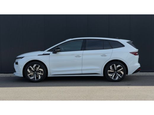 Skoda Enyaq iV Sportline Tour Edition | Chrome interieur accenten | Driving mode select | Parkeersensoren voor e... ActivLease financial lease