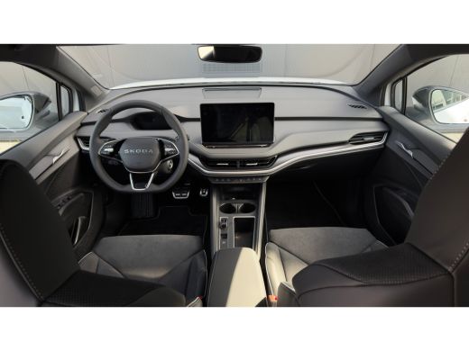 Skoda Enyaq iV Sportline Tour Edition | Chrome interieur accenten | Driving mode select | Parkeersensoren voor e... ActivLease financial lease