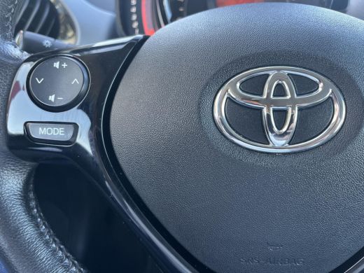 Toyota Aygo 1.0 VVT-i x-play | 5 deurs | Carplay | Airconditioning | Parkeercamera | ActivLease financial lease