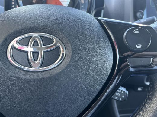 Toyota Aygo 1.0 VVT-i x-play | 5 deurs | Carplay | Airconditioning | Parkeercamera | ActivLease financial lease