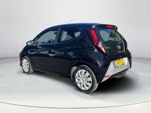 Toyota Aygo 1.0 VVT-i x-play | 5 deurs | Carplay | Airconditioning | Parkeercamera | ActivLease financial lease