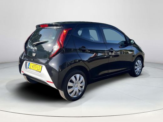 Toyota Aygo 1.0 VVT-i x-play | 5 deurs | Carplay | Airconditioning | Parkeercamera | ActivLease financial lease