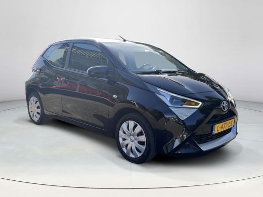 Toyota Aygo 1.0 VVT-i x-play | 5 deurs | Carplay | Airconditioning | Parkeercamera | ActivLease financial lease