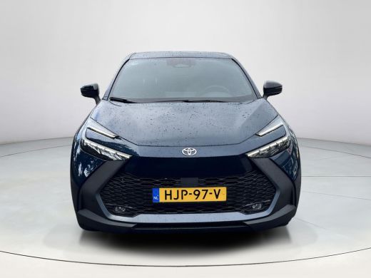 Toyota C-HR 1.8 Hybrid 140 First Edition | 360 graden camera | Elektrische achterklep | Navigatiesysteem ActivLease financial lease