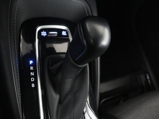 Toyota Corolla Touring Sports | Half Leder | Camera | Stoelverwarming | Carplay | Climate control | Bluetooth | DAB | Adaptive ... ActivLease financial lease