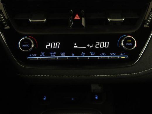 Toyota Corolla Touring Sports | Half Leder | Camera | Stoelverwarming | Carplay | Climate control | Bluetooth | DAB | Adaptive ... ActivLease financial lease