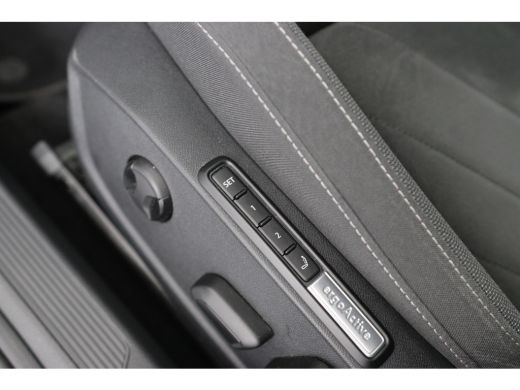 Volkswagen Golf Variant 1.5 eTSI 130pk Life Business | DEALER OH! | ERGO STOEL | STOELVERWARMING | ADAPTIVE CRUIS... ActivLease financial lease